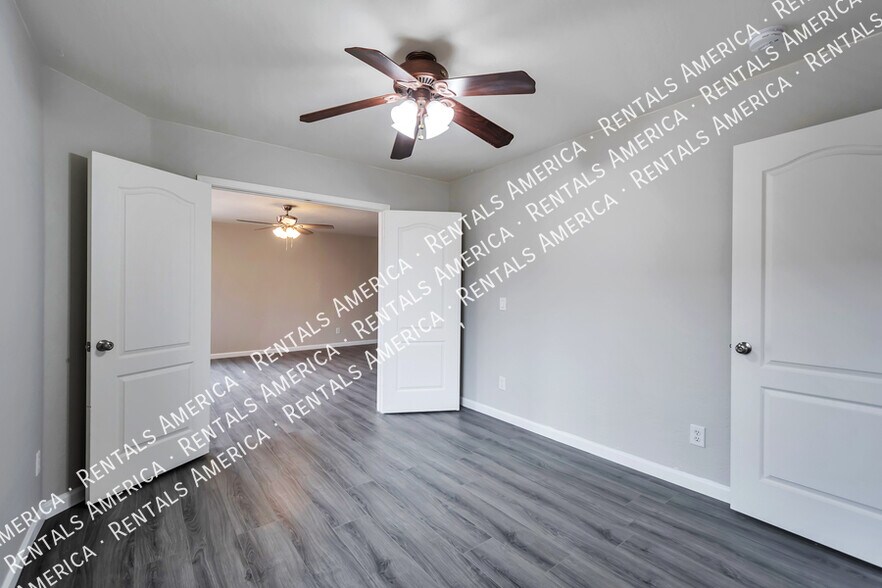 Building Photo - 1735 E San Xavier Dr