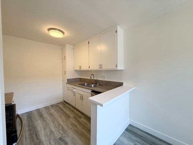 Interior Photo - lan8145
