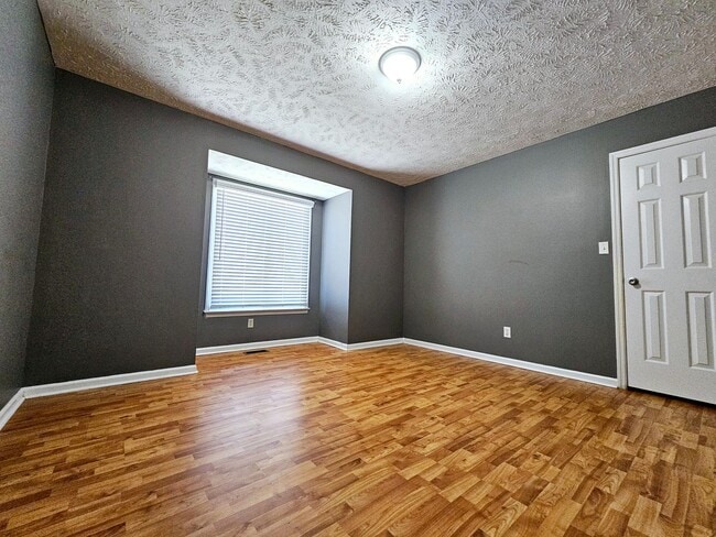 Building Photo - Town Of Springlake