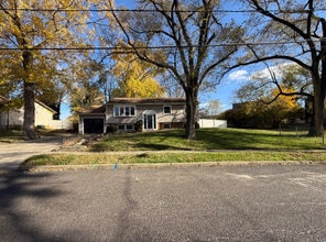 Building Photo - 205 Mardale Dr