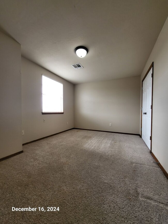 Building Photo - (4) Bed/(2) Bath in Moore Avail NOW! Pets ...