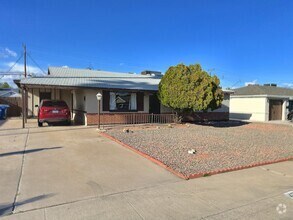 Building Photo - OPEN 8-2-25 12-1PM; Remodeled 4Br-2Ba hou...