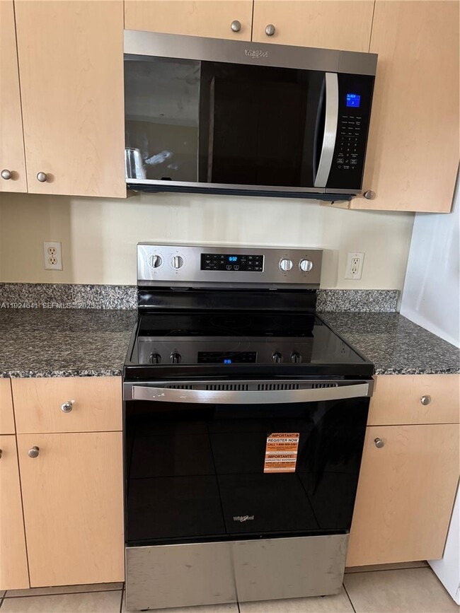 Building Photo - 2442 Centergate Dr