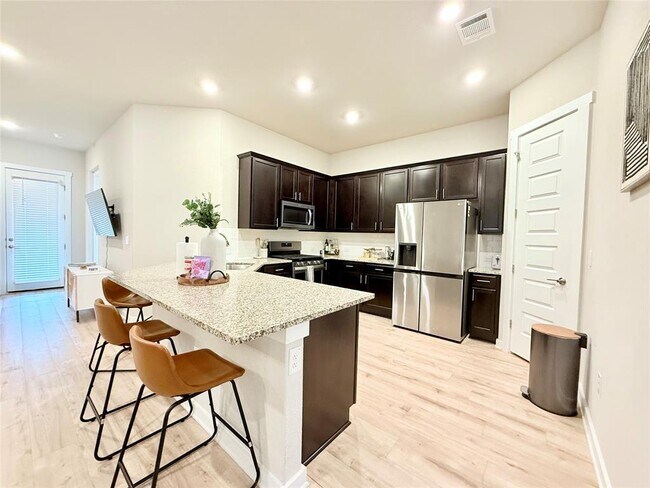 Building Photo - 2416 Bear Cub Bend