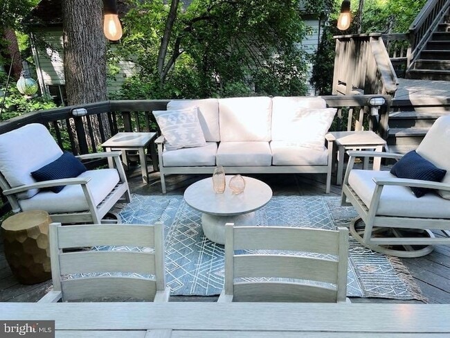 Building Photo - 5885 9th Rd N