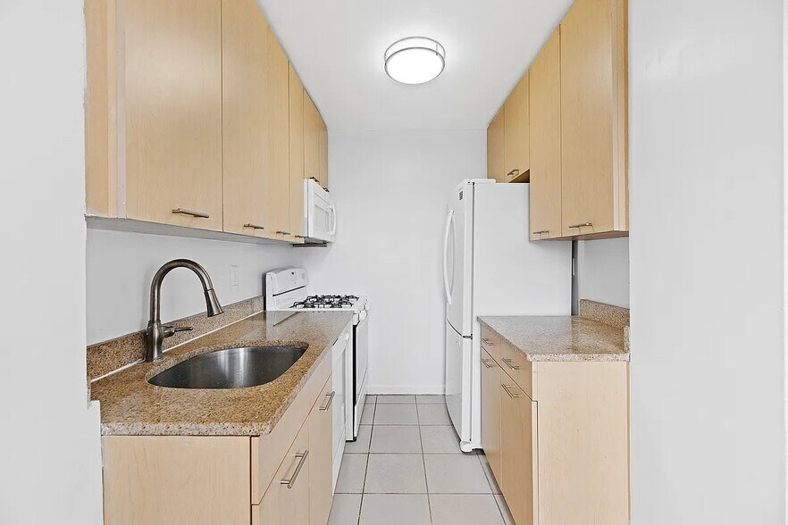 Building Photo - 620 Malcolm X Blvd