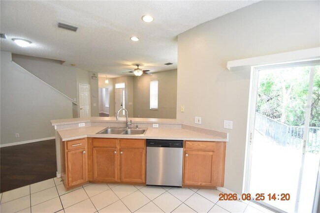 Building Photo - 556 Black Lion Dr NE