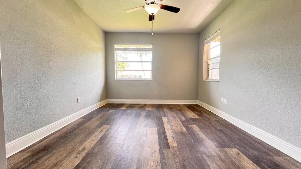 Building Photo - 11535 Sanderling Dr