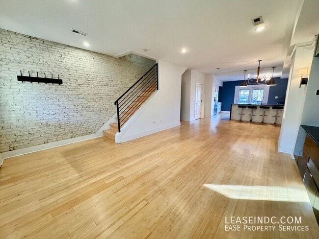 Building Photo - 4716 8th St NW