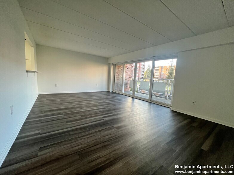 Building Photo - 51 Hill Rd