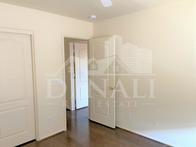 Building Photo - 144 S 108th Dr