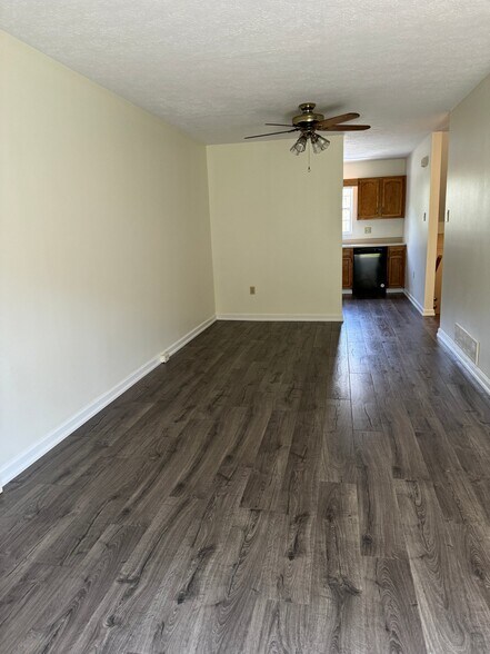 Building Photo - 159F Londonderry Dr