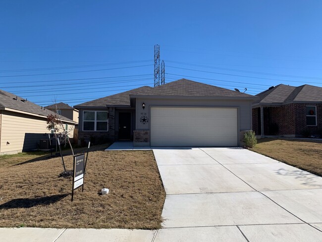 Primary Photo - CUTE ONE STORY HOME FEATURING 3 BEDROOMS /...