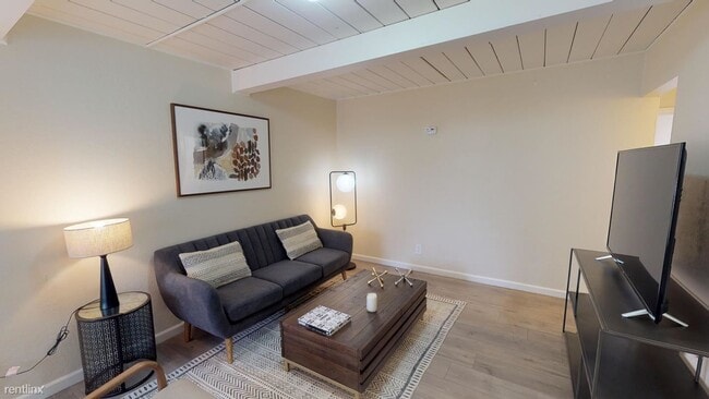 Building Photo - 1 br, 1 bath House - 762 Hamilton Ave Priv...