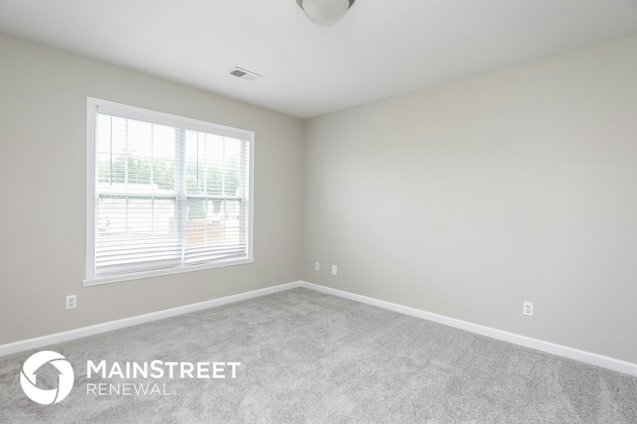 Building Photo - 1506 Hamilton Hills Dr