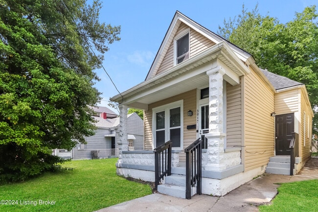 Building Photo - 3017 Greenwood Ave