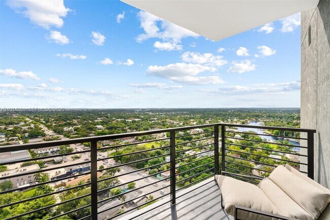 Building Photo - 307 SW 5th St