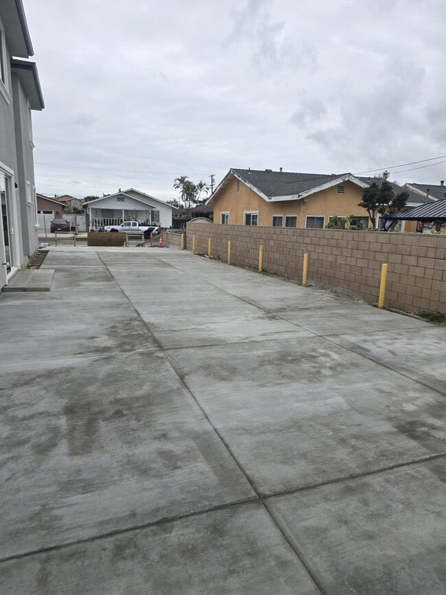 Building Photo - Newly Built Spacious 4 Bed/4 Bath Home in Garden Grove for Lease