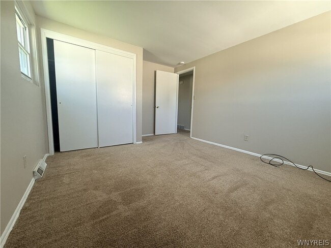 Building Photo - 3365 McKinley Pkwy
