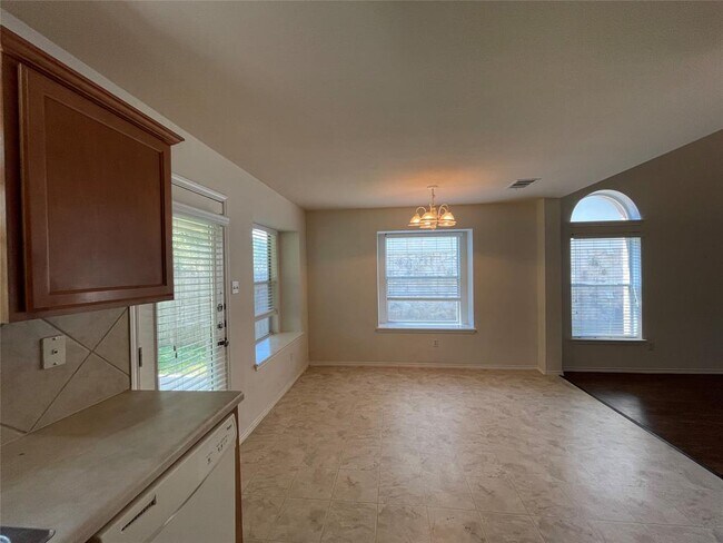 Building Photo - 3830 Castle Rock Cove