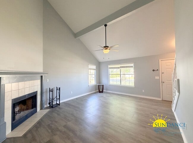 Building Photo - Spacious 4-Bedroom Cul-de-Sac Home Near Eglin AFB & Hurlburt Field!