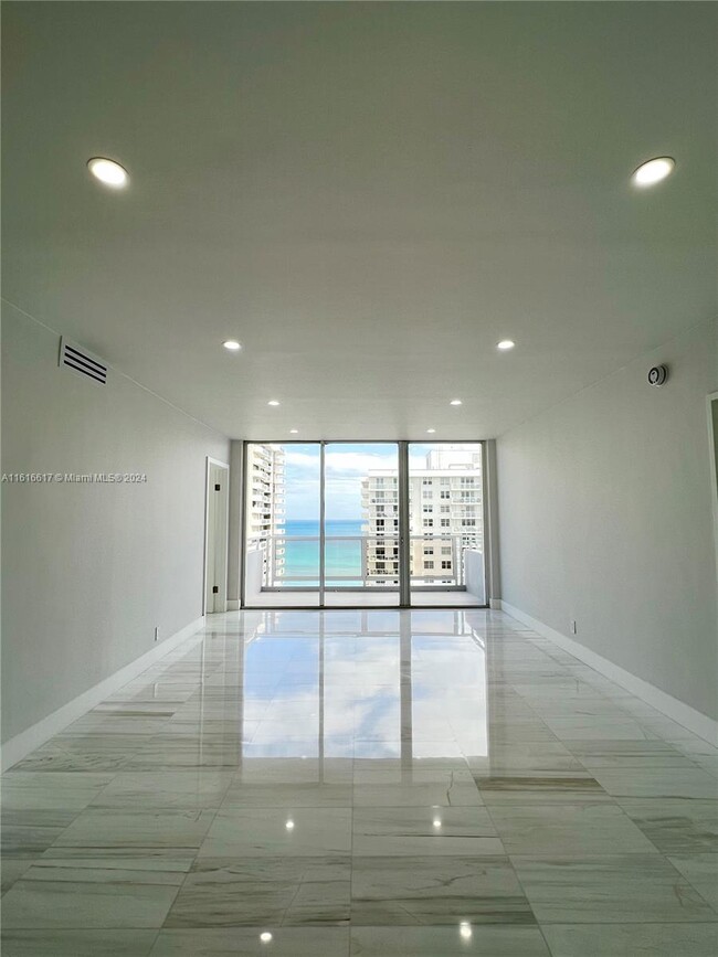 Building Photo - 5700 Collins Ave