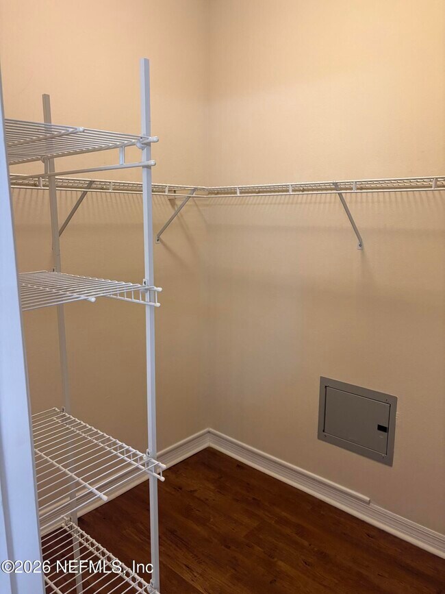 Building Photo - 7800 Point Meadows Dr