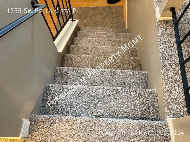 Building Photo - 3BR/2BA Open Floor Plan Kitchen Home- Spac...