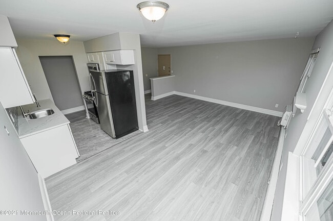 Building Photo - 61 Stonehurst Blvd