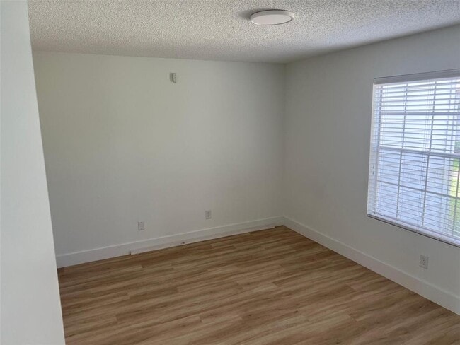 Building Photo - 11562 Westwood Blvd