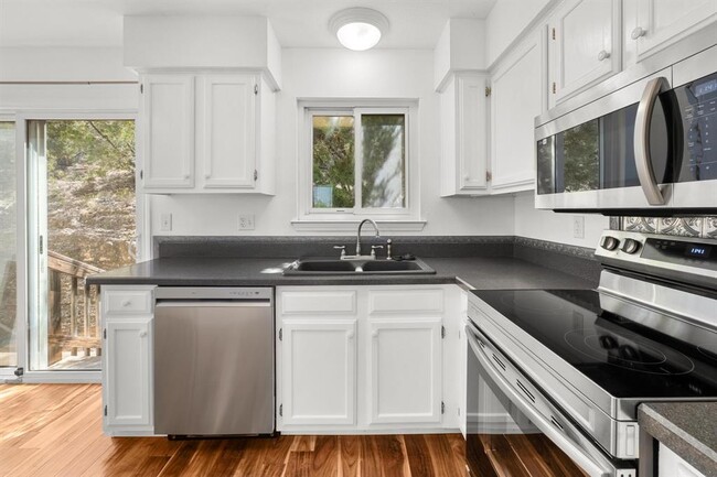 Building Photo - 21459 Coyote Trail