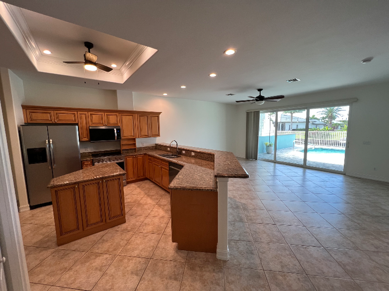 Building Photo - 934 SW 48th Terrace