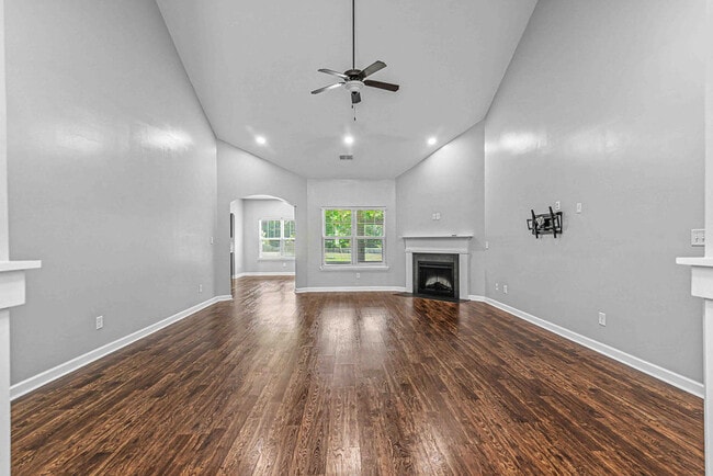 Building Photo - 125 Bridgeport Dr
