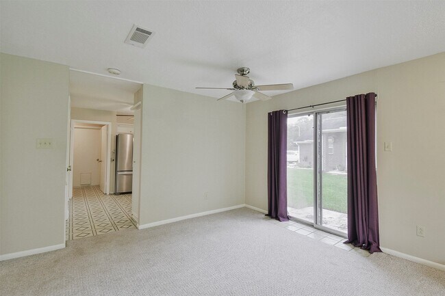 Building Photo - 419 S Starboard St