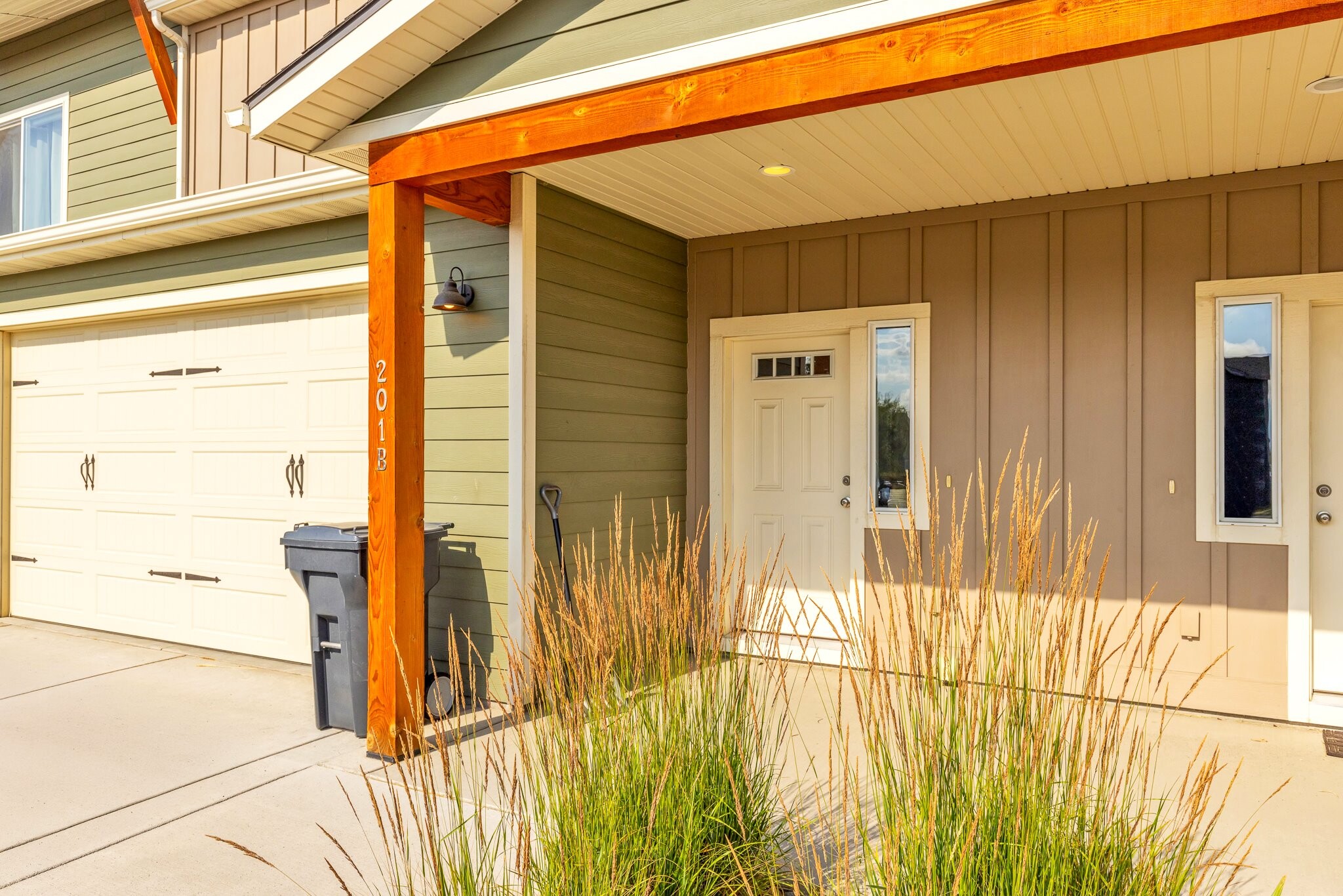 Building Photo - 201 13th St