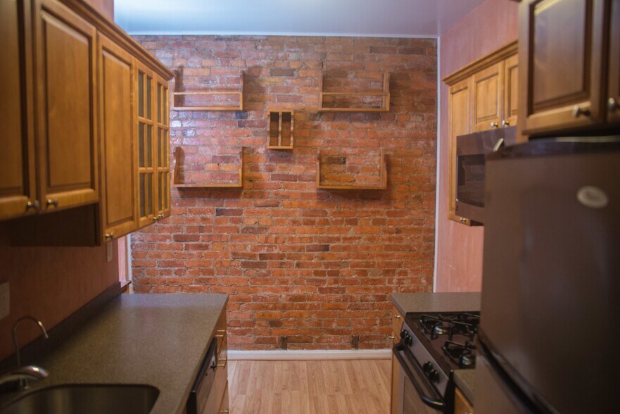 Building Photo - 1309 1st St NW