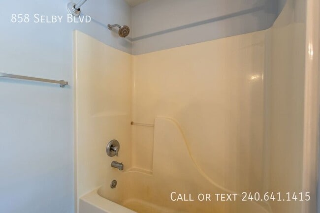 Building Photo - 858 Selby Blvd