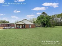 Building Photo - 1504 26th Ave E