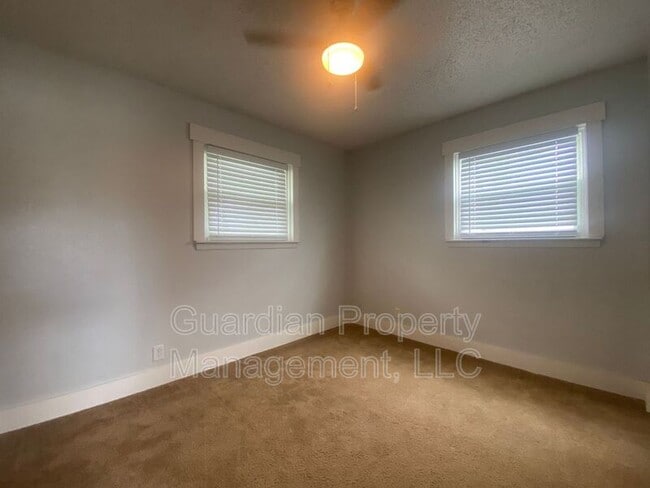 Building Photo - 519.5 W 8th St