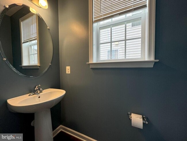 Building Photo - 9067 Fox Stream Way