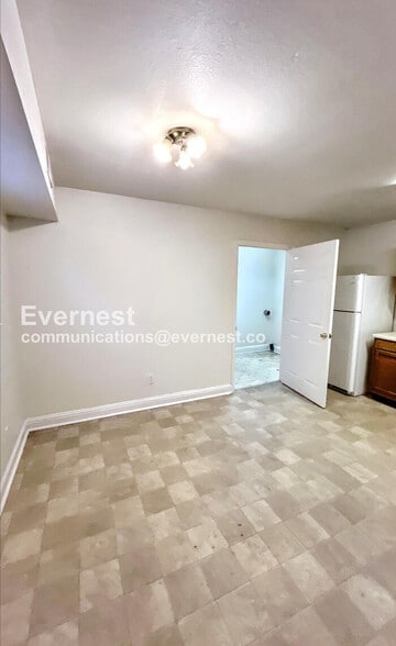 Building Photo - 1313 E 31st St