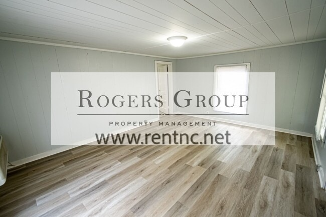 Building Photo - 617 Roberson St