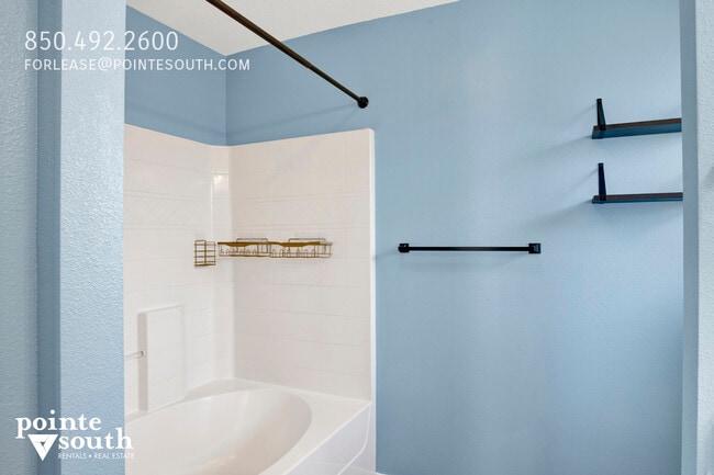 Building Photo - 33633 Field Stone Ln