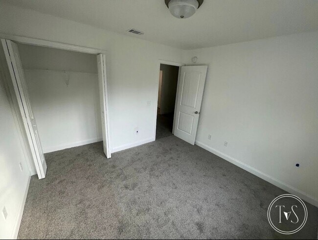Building Photo - 167 Ironwood Dr