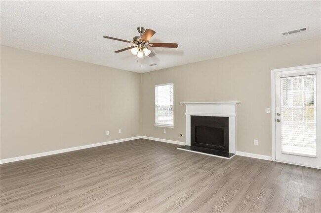 Building Photo - 215 Capeton Ct