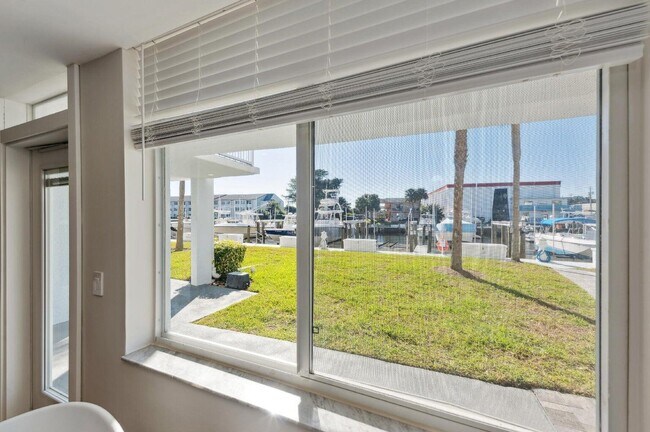 Building Photo - 108 Paradise Harbour Blvd