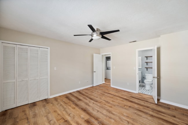 Building Photo - 409 S Audubon Ave