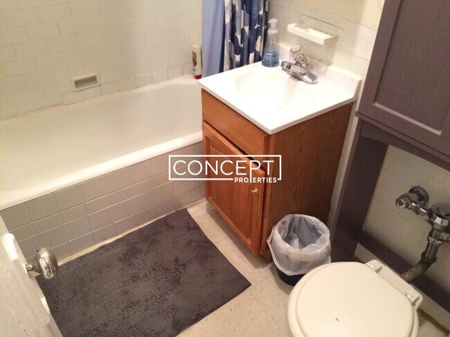 Building Photo - 1610A Massachusetts Ave. Unit 1B