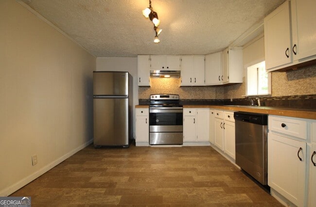 Building Photo - 151 Hennon Dr NW