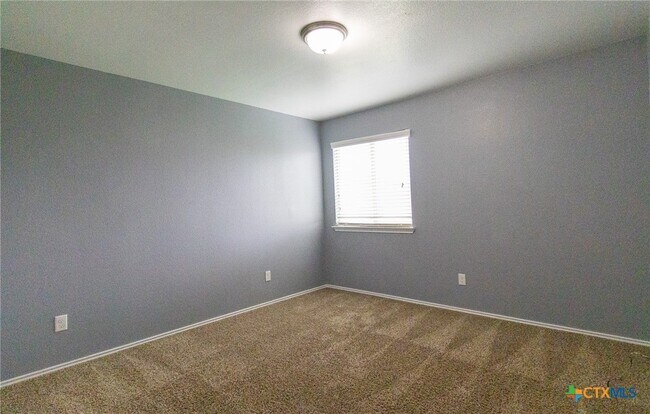 Building Photo - 6505 Clear Brook Dr